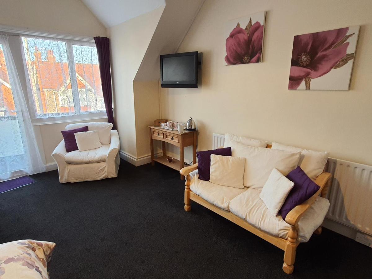 Caxton House Bed & Breakfast Skegness Exterior photo