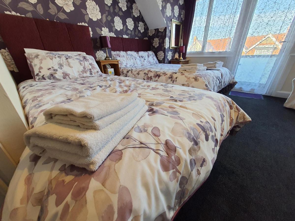 Caxton House Bed & Breakfast Skegness Exterior photo